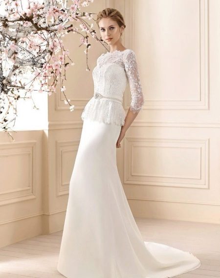 Gaun pengantin dalam gaya retro dengan bahagian atas renda