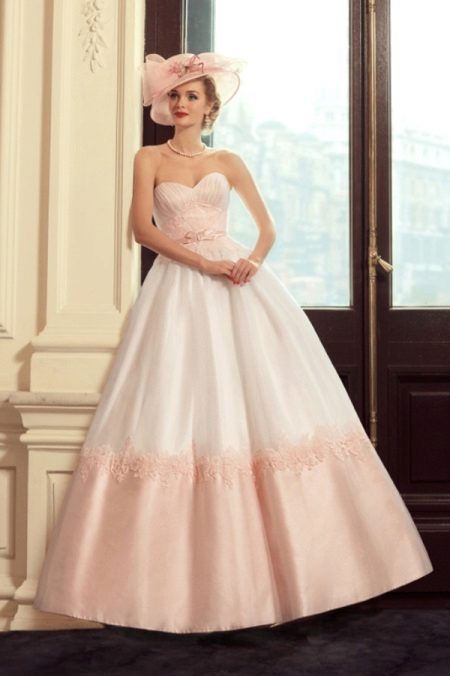 Vestido de noiva rosa da coleção Tatiana Kaplun Jazz Sounds