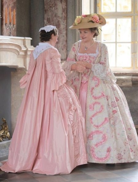 Rózsaszín Vintage esküvői ruha