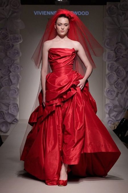 أحذية فستان الزفاف الأحمر