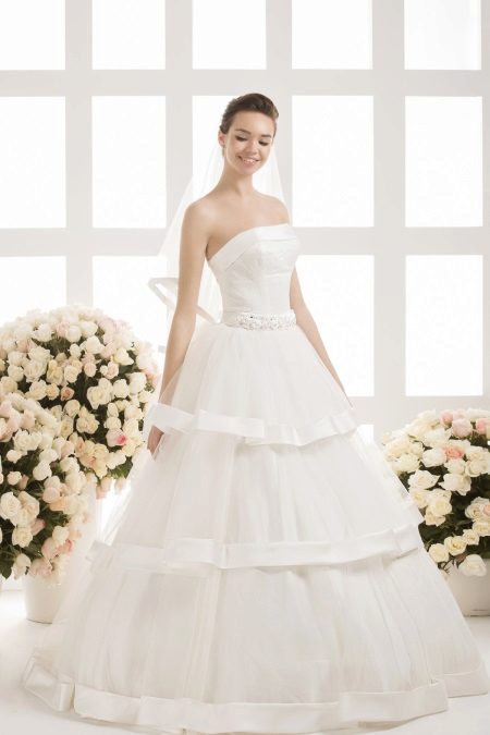 Magnífico vestido de novia de Cornflowers
