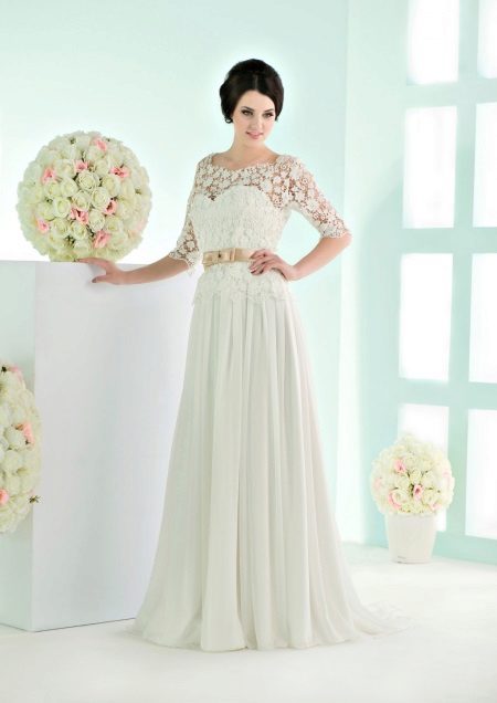Сватбена рокля с колан от Василкова