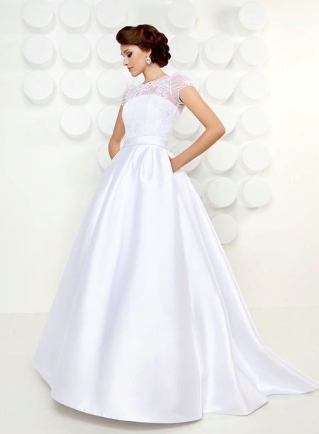 Великолепна сватбена рокля от колекцията Океан на желанията