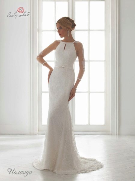 Сватбена рокля от колекцията на Вселената от Lady White с американска ръкавна извивка