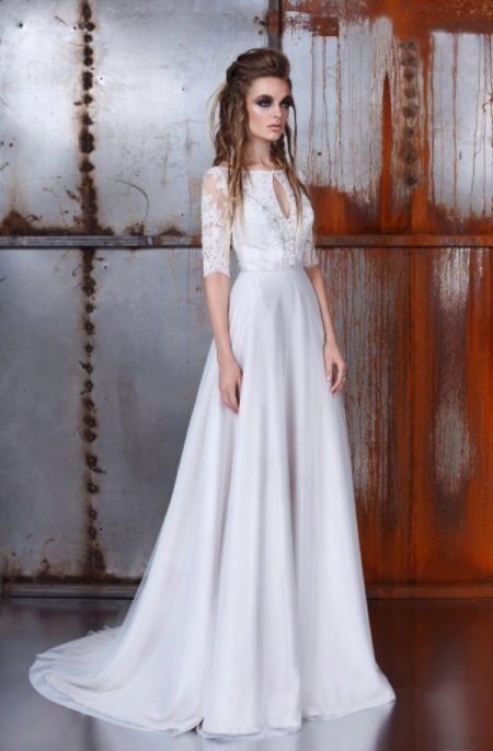 Gaun pengantin dari Angie Atelier a-siluet