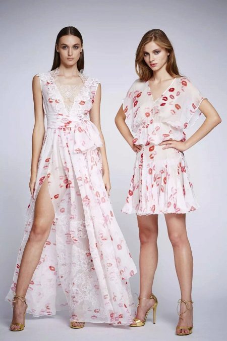 Krásné květinové šifónové šaty