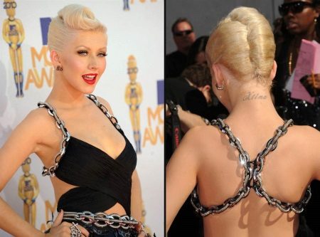 El peinado de Christina Aguilera en estilo rockabilly.