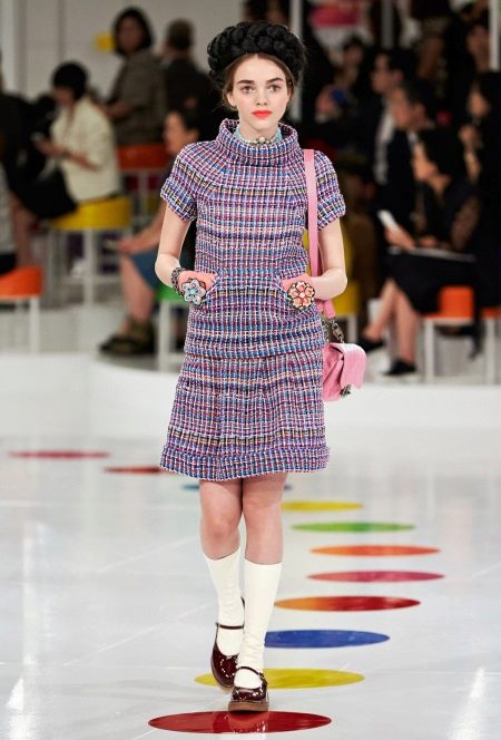 Tweed kjole fra Chanel kort
