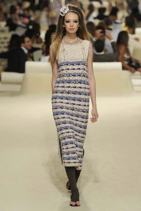 Pakaian Tweed oleh Chanel Midi