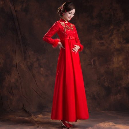 Kjole i orientalsk stil for en full kvinne