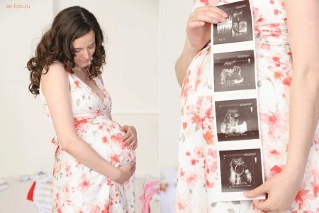 Foto těhotné s ultrazvukem