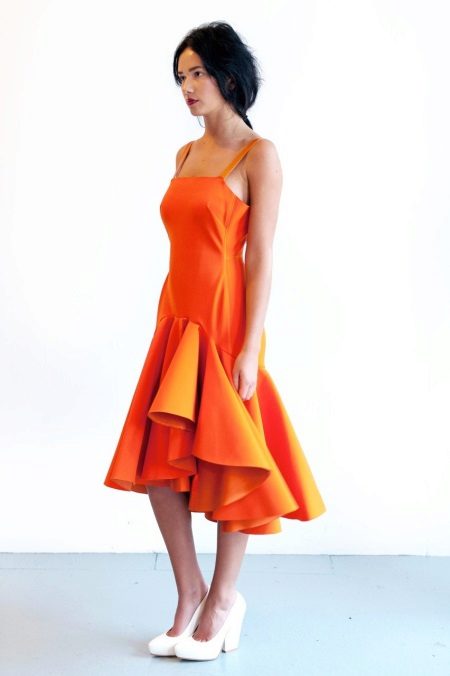 Oransje neopren kjole