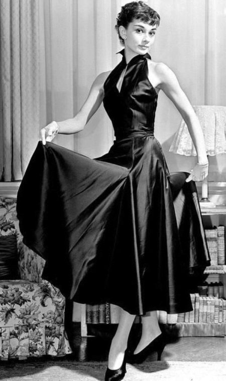 Suknelė su amerikietiška atrama Audrey Hepburn
