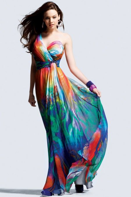 Дълга рокля с абстрактен модел