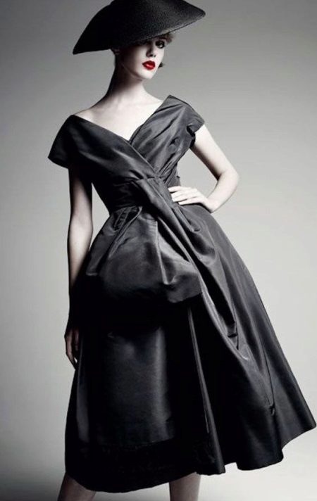Černé šaty ve stylu nové luk