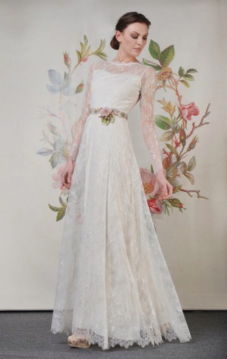 Gaun pengantin yang sederhana