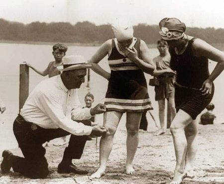 30-ojo dešimtmečio maudymosi suknelės