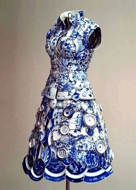 Vestido feito de porcelana