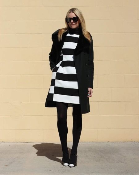 Coat to the dress with a bell skirt