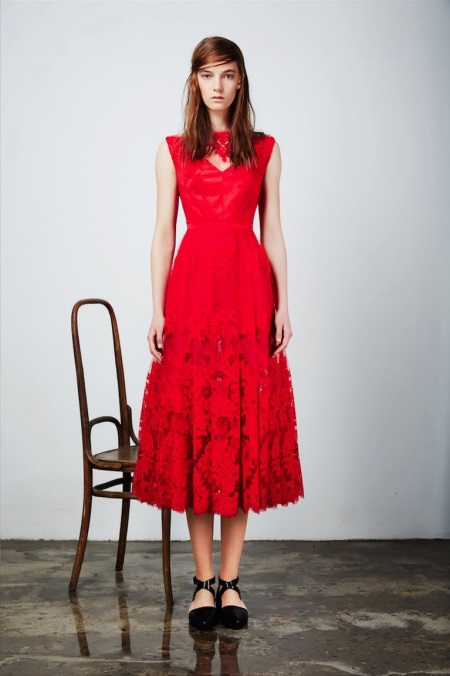Rood getailleerde jurk