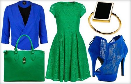 Blauwe accessoires voor een korte zakelijke jurk